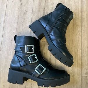 BP womenblack front zipdetail,side zip threestrap buckle platform combat boot7.5